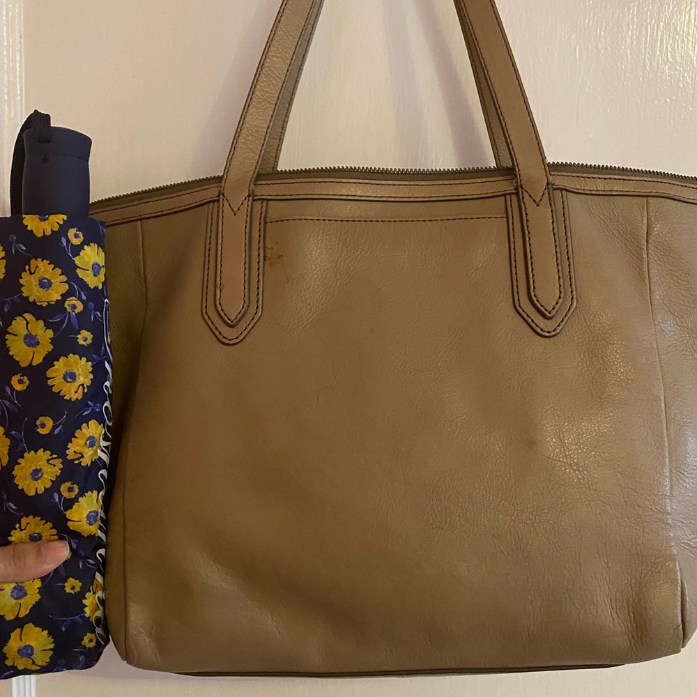 Fossil Tote - Picture 4 of 5